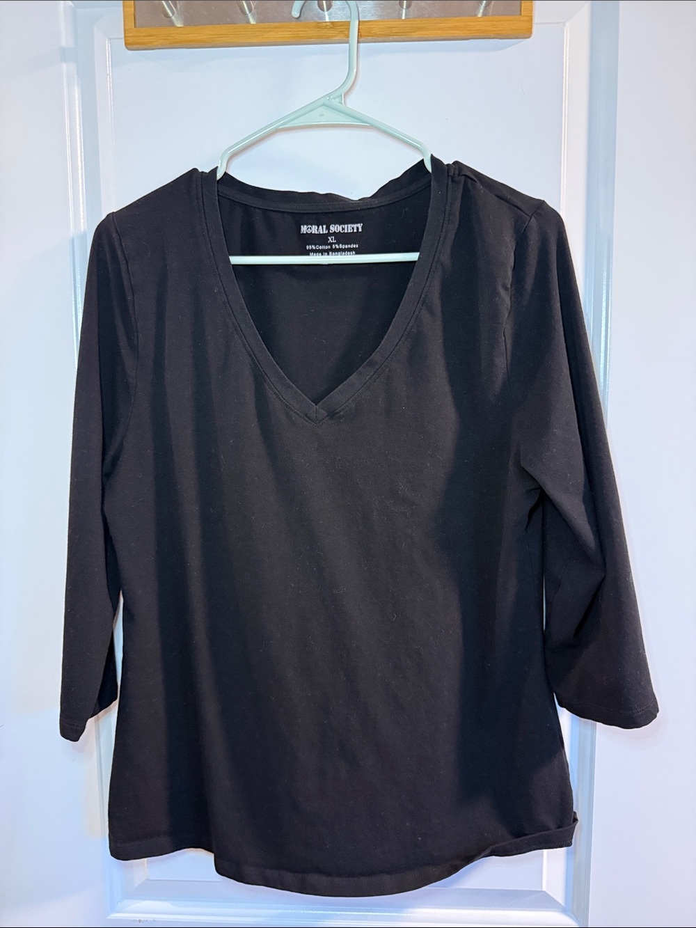 🥳 5 for $25 BUNDLE Moral Society Women's Black V-Neck 3/4 Sleeve Tee